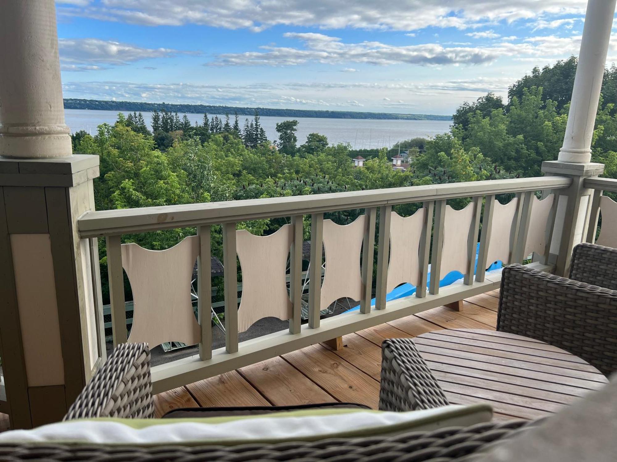 La Demeure Du Capitaine Bed & Breakfast Neuville Exterior photo